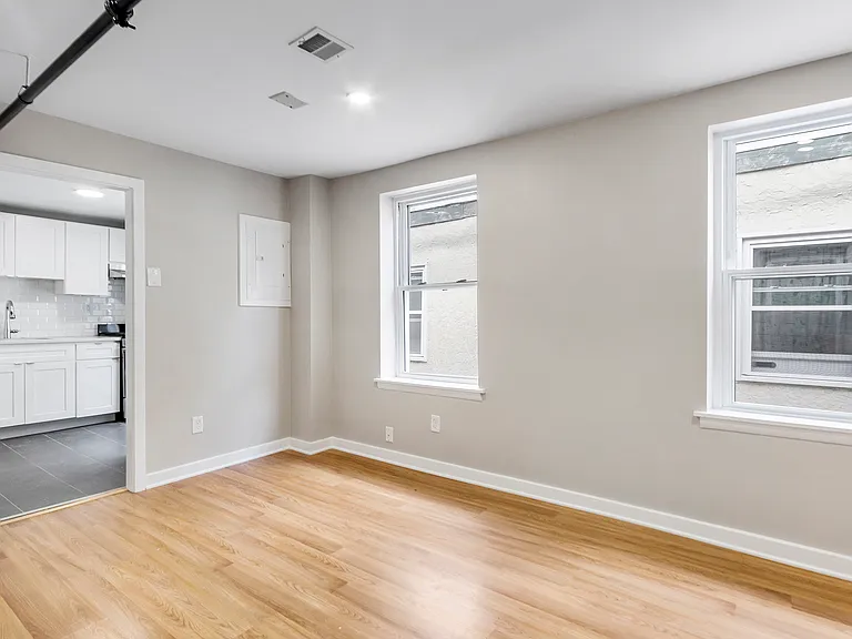 1929 Christian St #31 — Photo 1