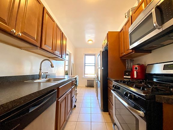 3rd image of 32-06 47th St #4C