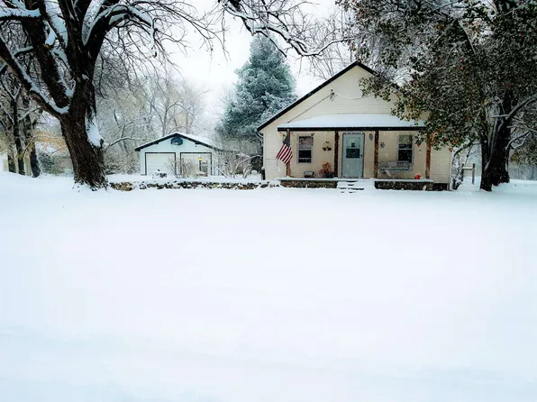 501 SW 11th St, Newton, KS 67114