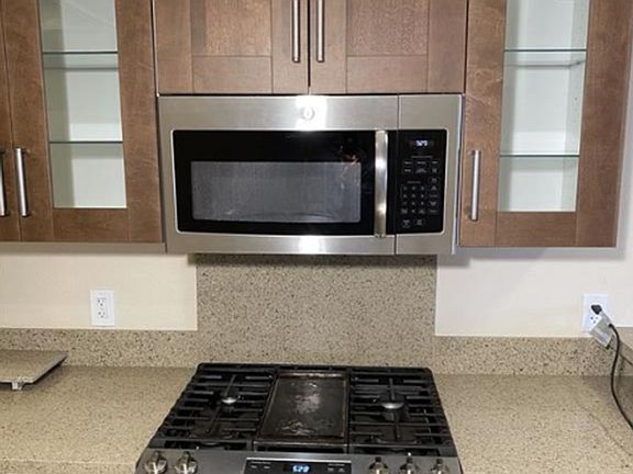 4th image of 9824 Shirley Gardens Dr Unit 6