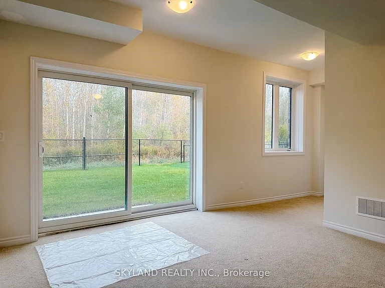 33 Del Ray Cres #LOWER — Photo 3