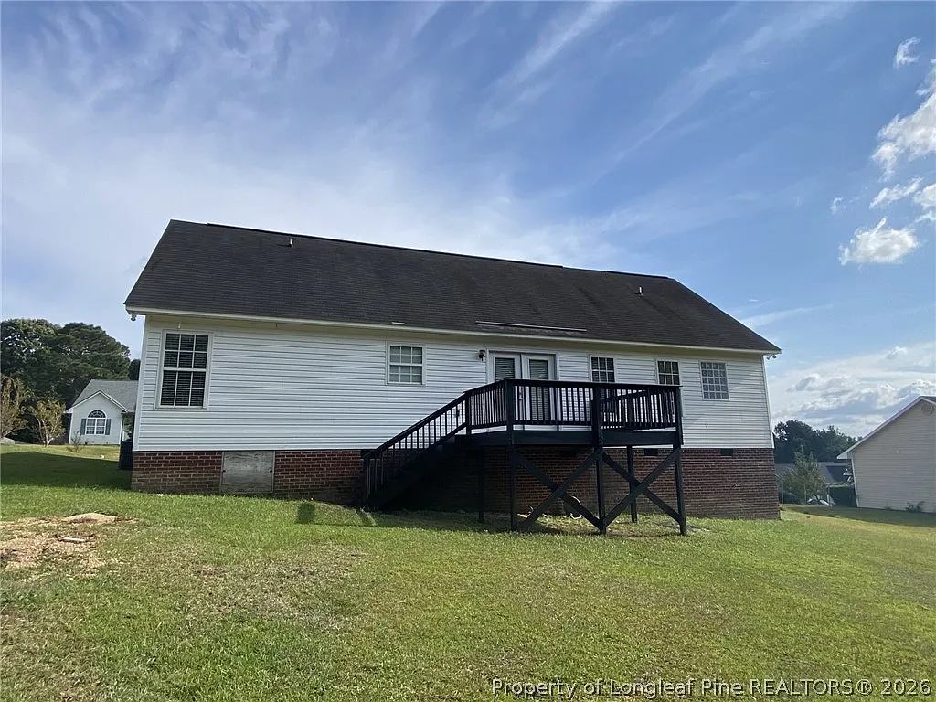 3 bed, 2.0 bath, 1386 sqft, $1,800 — Photo 2