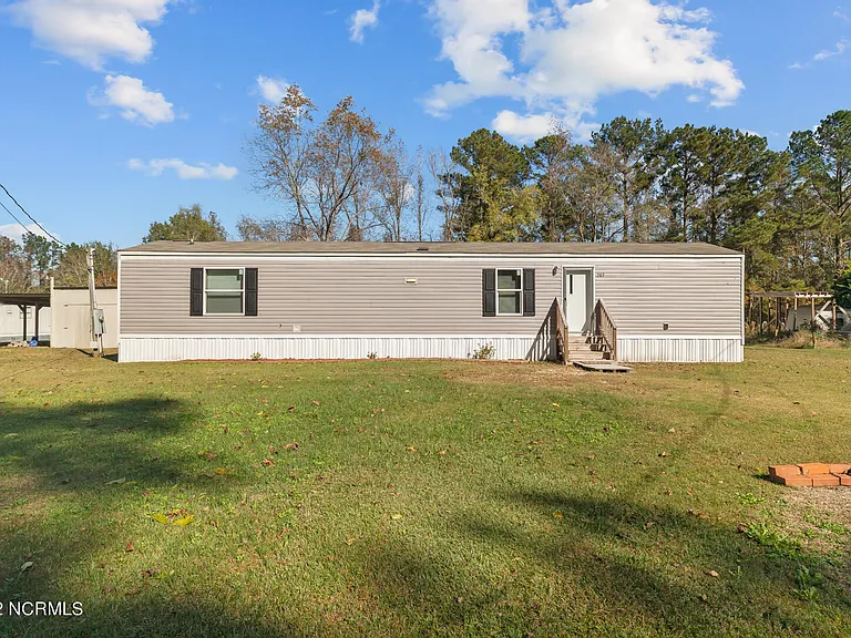 207 Patrick Alan Ln — Photo 1