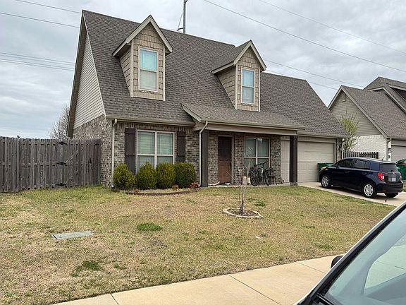 3rd image of 1210 Rosemary St