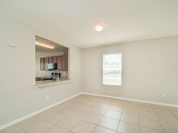 5th image of 714 SW 6th St