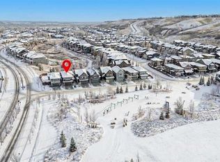 10 S Cranbrook Hl SE, Calgary, AB T3M 2K8