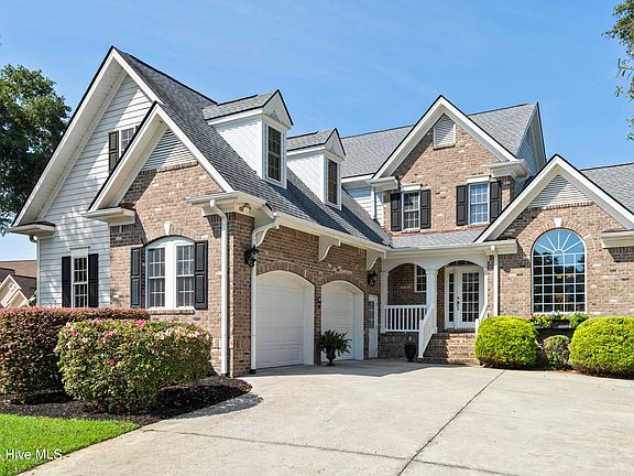 2nd image of 194 Edgewater Circle