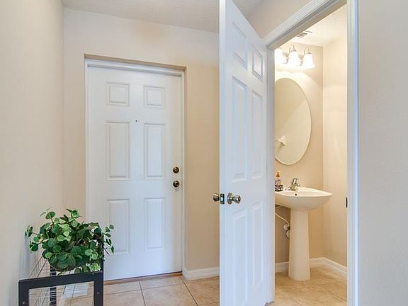 3rd image of 2140 Windsor Lake Cir
