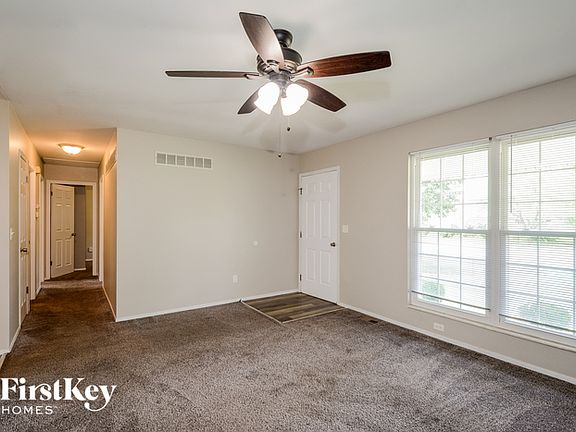 3rd image of 1624 Estes Dr