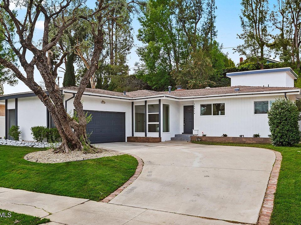 1st image of 23914 Oxnard St