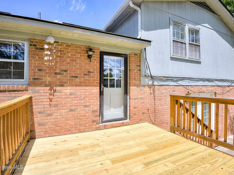 152 Holiday Dr — Photo 39