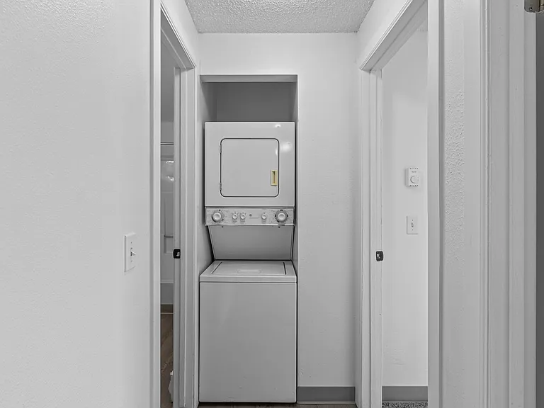 Houk 33 Apartments — Photo 32