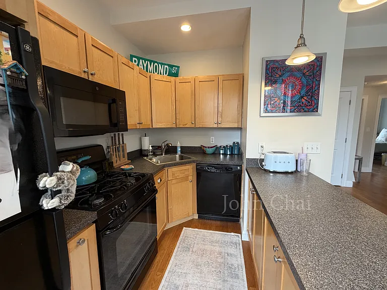 3 Sutherland Rd #2 — Photo 18
