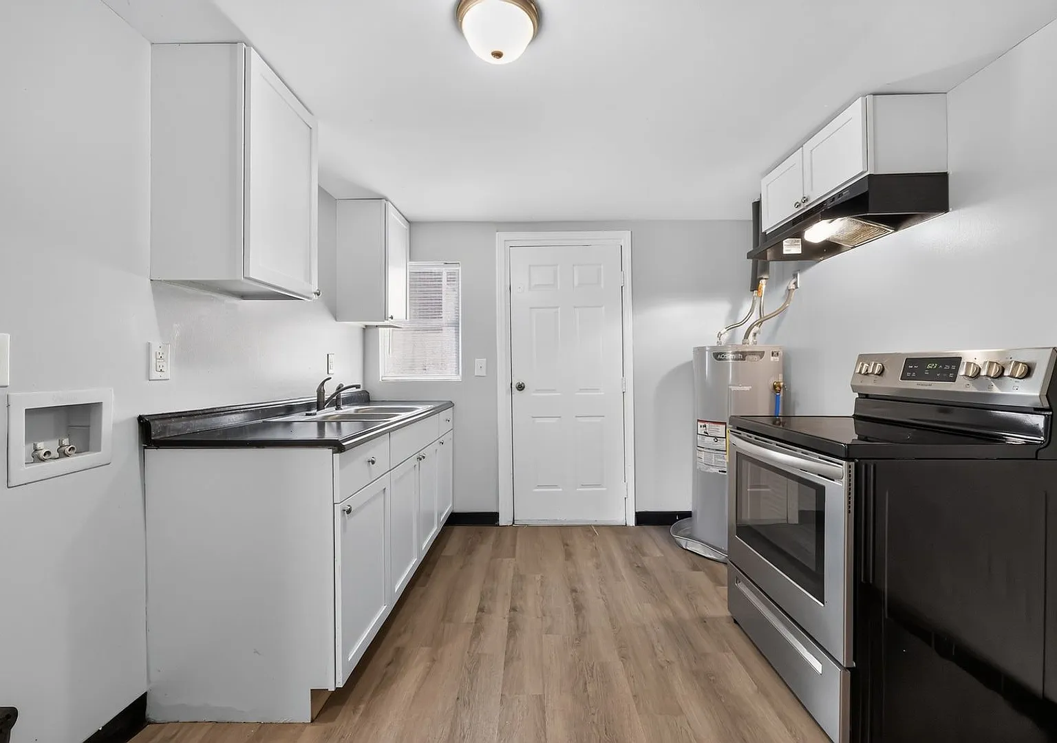 1626 Telfair Street Ln — Photo 4