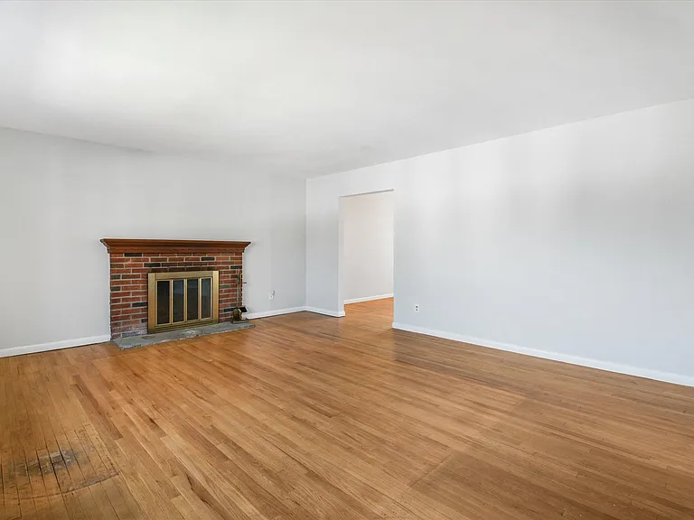 846 Hartsdale Rd — Photo 21
