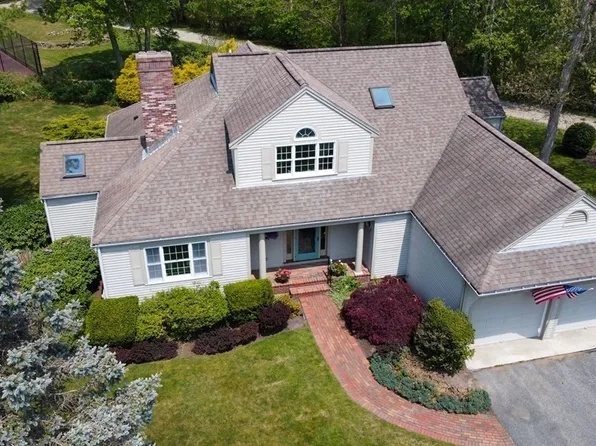 5 Elizabeth Cir Unit 5, Mashpee, MA 02649