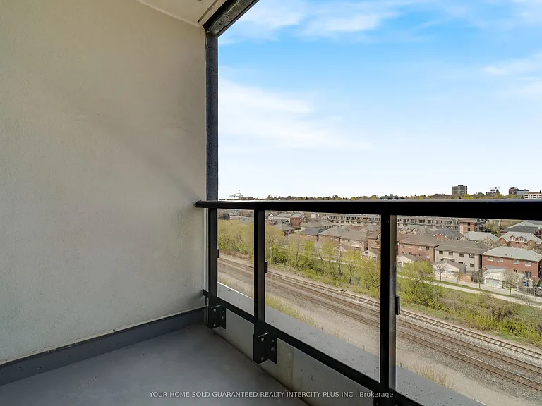 858 Dupont St #717 — Photo 30