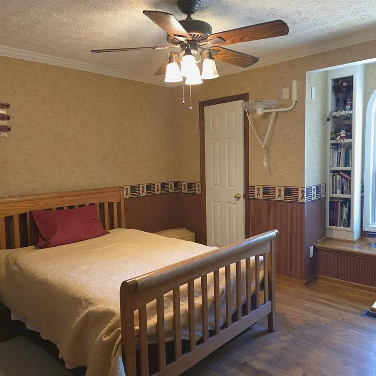 1 bed, 1.0 bath, 144 sqft, $850 — Photo 2