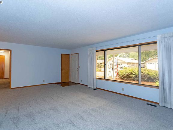 5th image of 335 NW 338th Ave