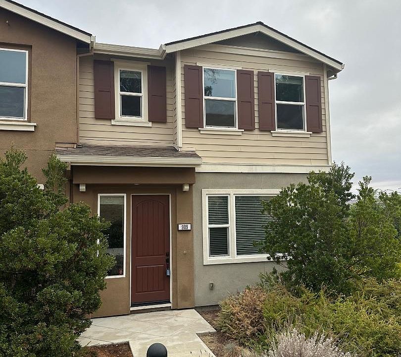1st image of 909 Tierney Pl