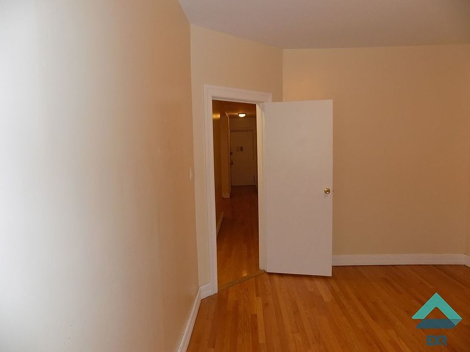 2nd image of 2330 Newtown Ave APT 5GW