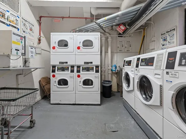 2830 Briggs Avenue image 10 of 13