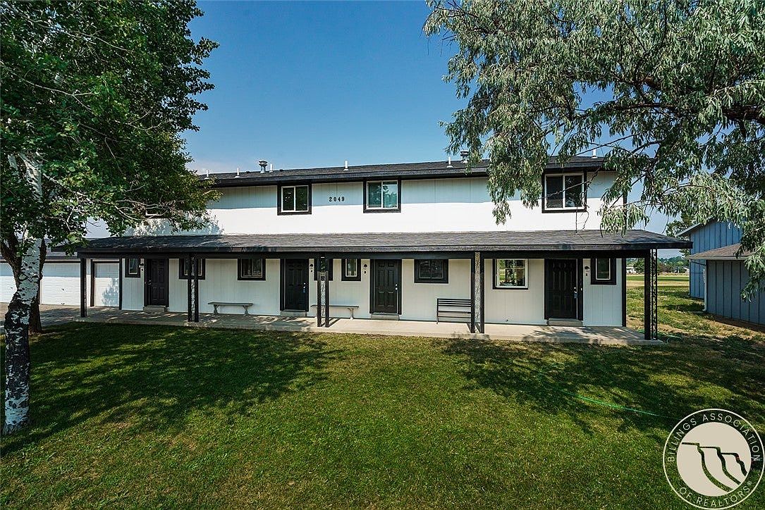 2049 Clubhouse Way #3-3-3 — Lake Hills Golf Club