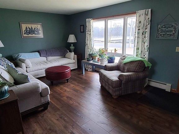 3rd image of 2871 Springville Dr