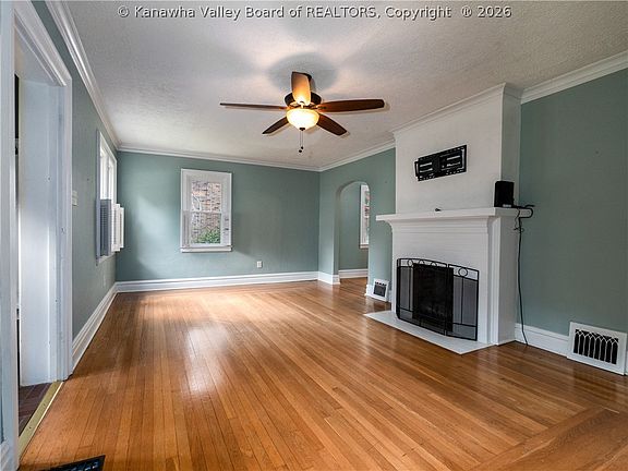 4th image of 301 Rosemont Ave