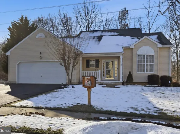 161 W Flagstone Dr, Newark, DE 19702