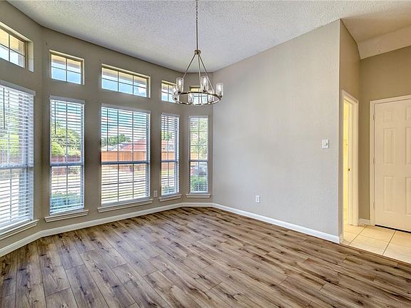 2nd image of 4305 Sarasota Ln