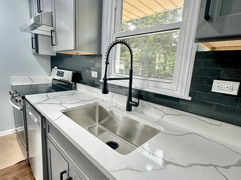 8129 W Courtland Ave — Photo 4