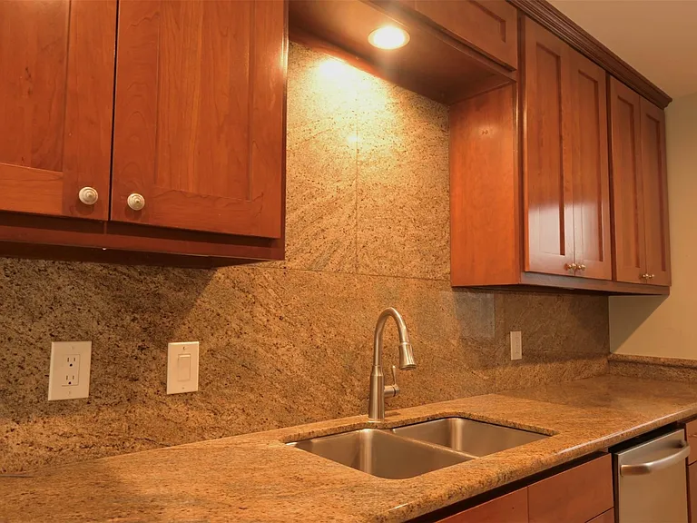 9810 Cliffwood Dr — Photo 27