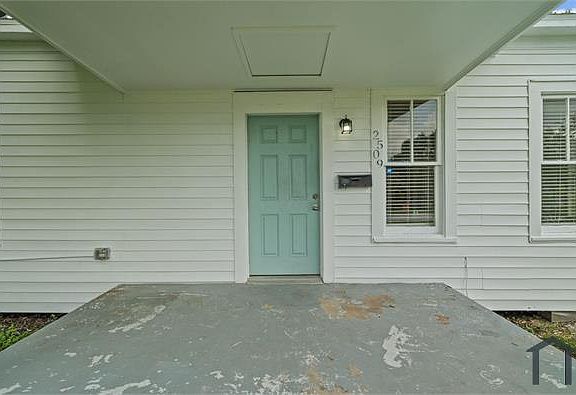3rd image of 2509 7th Ave N