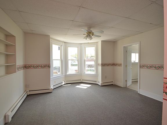 4th image of 58 Hamburg Ave