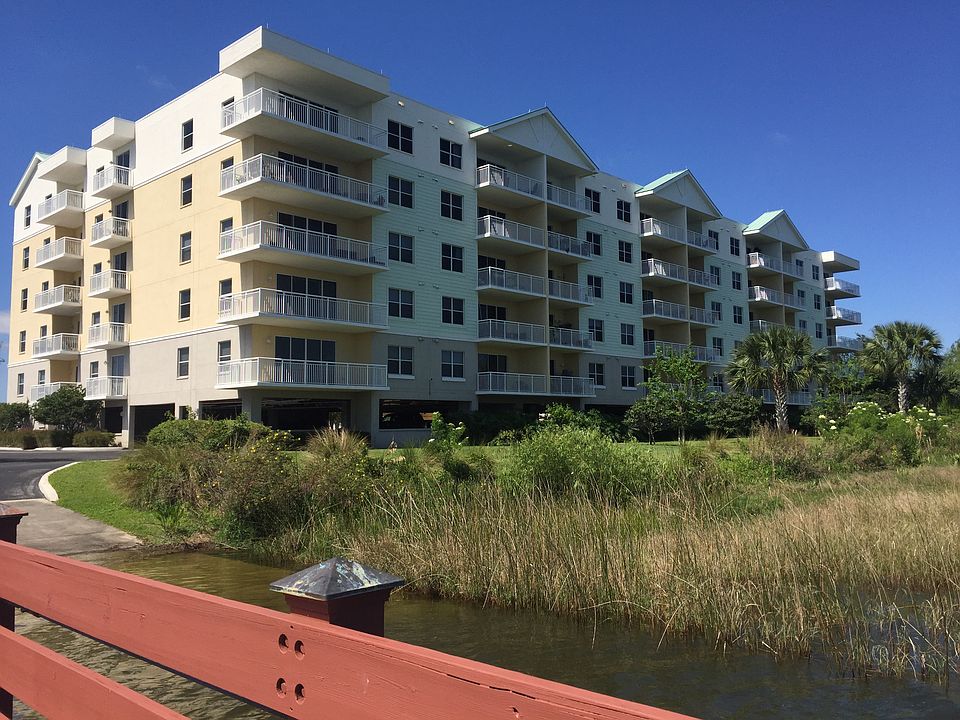Fairview Grande dock view