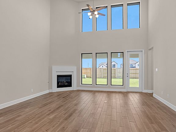 3rd image of 417 Darling Creek Ln