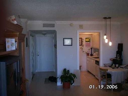 4th image of 2350 NE 135th St APT 712
