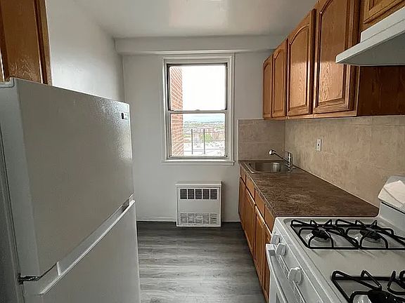 2nd image of 3510 Avenue H APT 5M