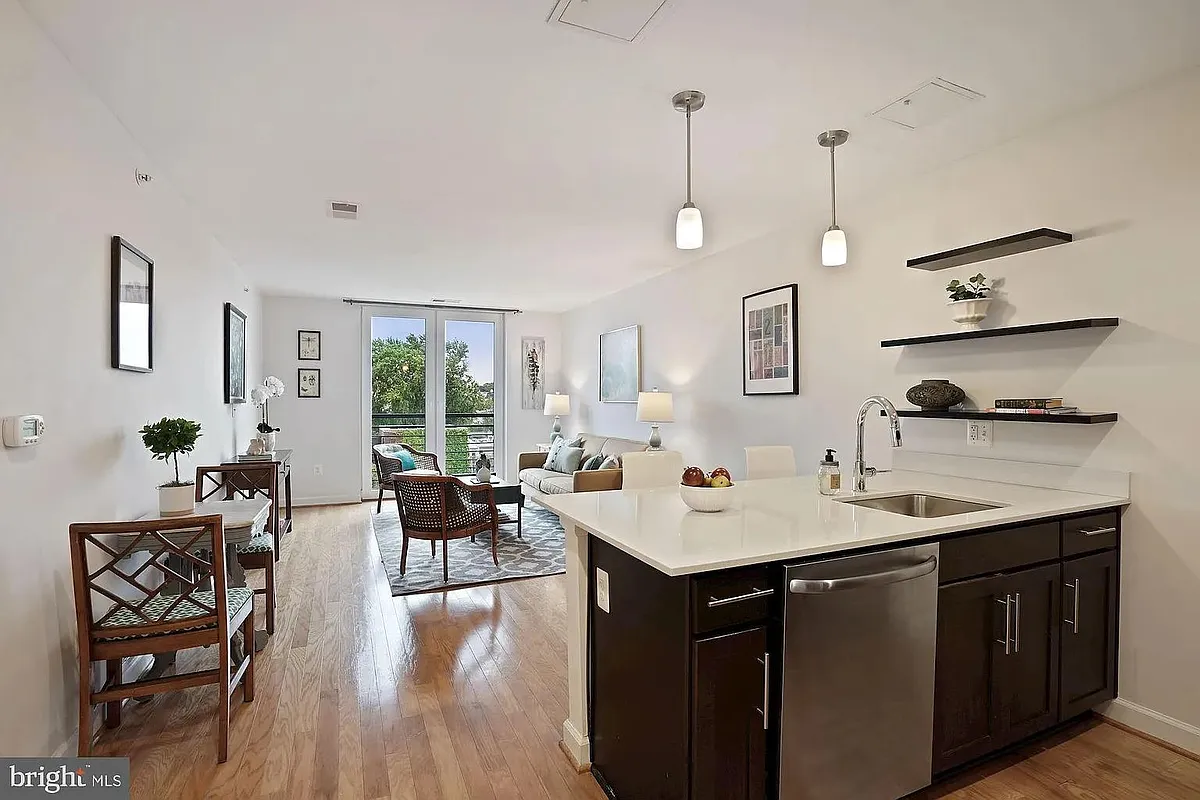 Building Photo - 1115 H St NE #503