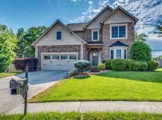 7512 Hampstead Hall Dr, Ooltewah, TN 37363