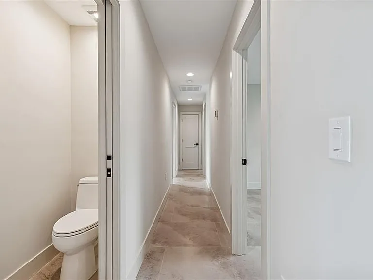 3921 Versailles Dr — Photo 24