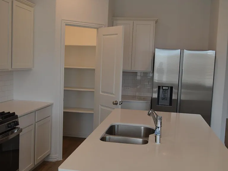 7924 Lindheimer Ln — Photo 10