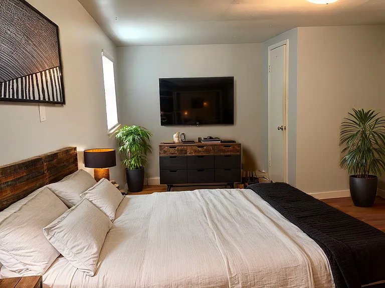 1026 Ellingson Ln — Photo 6