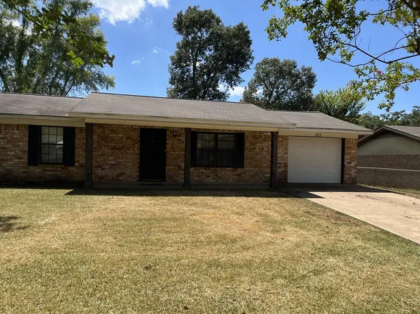 107 Tanglewood Dr, Palestine, TX 75803