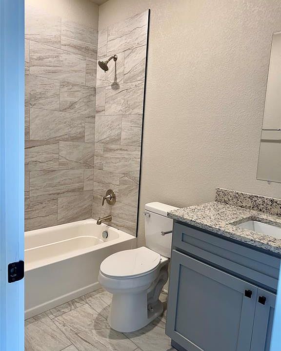 1st image of 15614 Garden Ln #15614