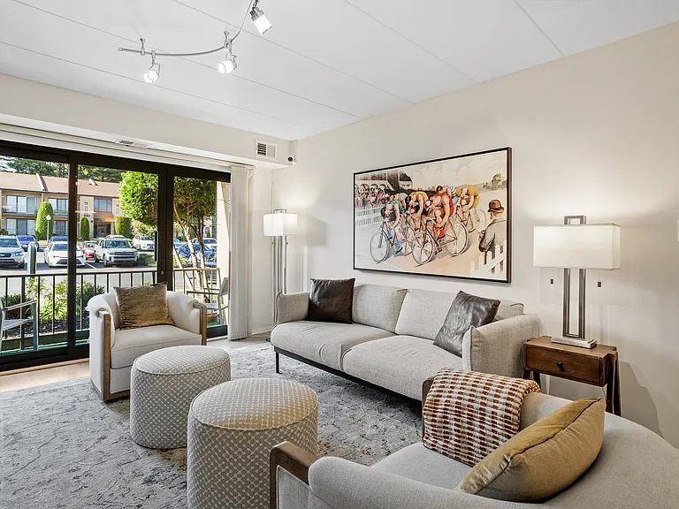 Ambassador Apartments — Photo 11