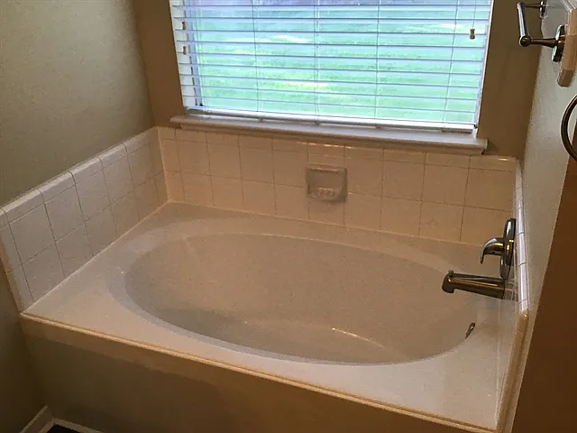 1703 Oak Valley Dr — Photo 12