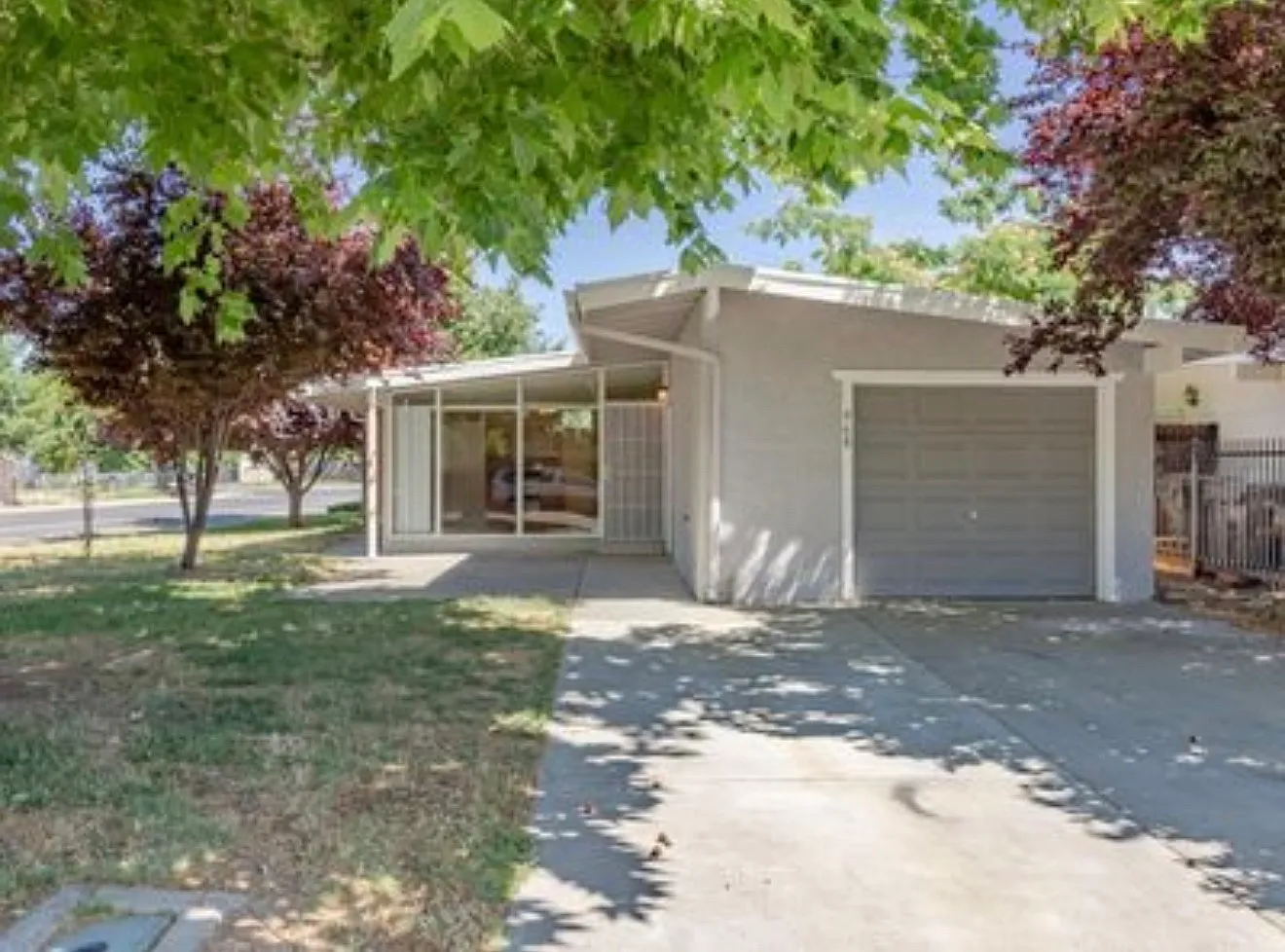 3 bed, 952 sqft, $2,450 — Photo 2