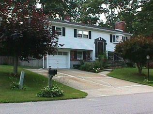 7 Monterey Dr, Bristol, RI 02809